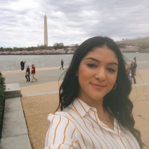 Meet your Posher, Valentina